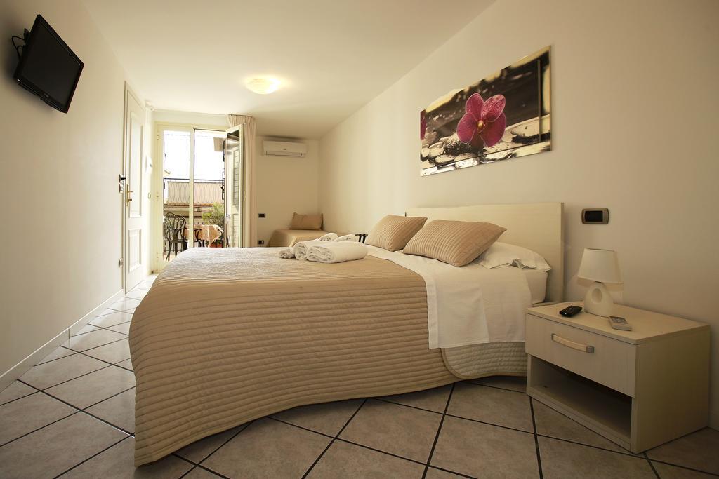 B&B A Casa Di Amici Giardini Naxos Ngoại thất bức ảnh