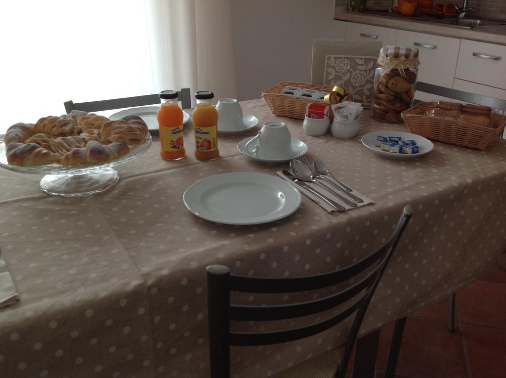 B&B A Casa Di Amici Giardini Naxos Ngoại thất bức ảnh