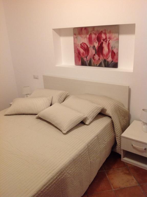 B&B A Casa Di Amici Giardini Naxos Phòng bức ảnh